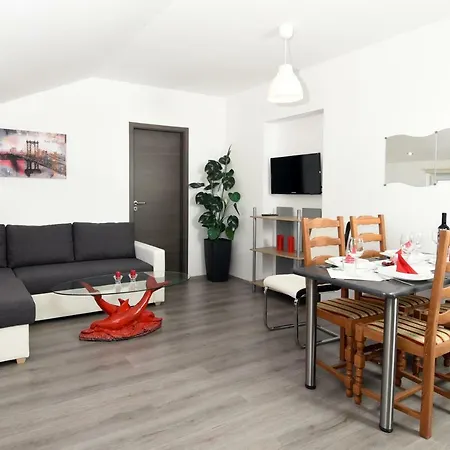 Trampi Apartment *